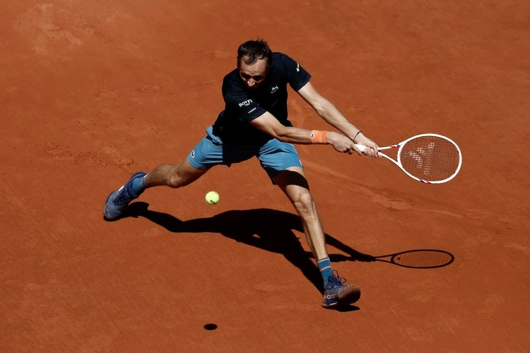 Medvedev lại gục ngã từ vòng một Roland Garros - hình ảnh - f8betvip.vip