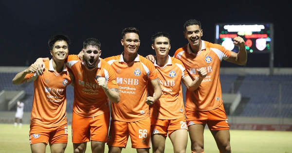 Cú chuyển mình nghẹt thở trong cuộc đua sinh tử, V-League nóng đỉnh điểm - hình ảnh - f8betvip.vip
