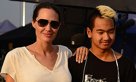 Maddox nộp đơn xin bỏ họ Brad Pitt, chính thức dùng họ mẹ Angelina Jolie - hình ảnh - f8betvip.vip