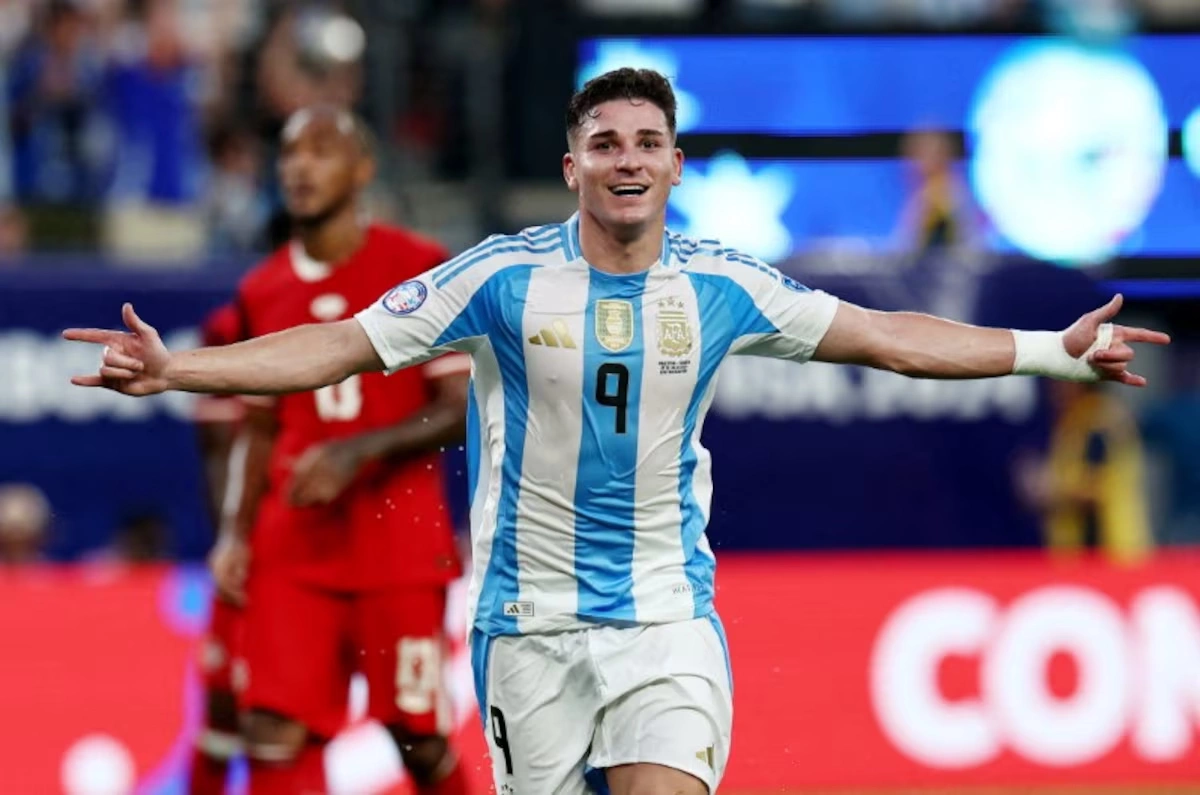 Julian Alvarez Mở Đường Đến Barca: Cơ Hội Vàng Cho Fan Cá Cược Thể Thao Uy Tín - hình ảnh - f8betvip.vip