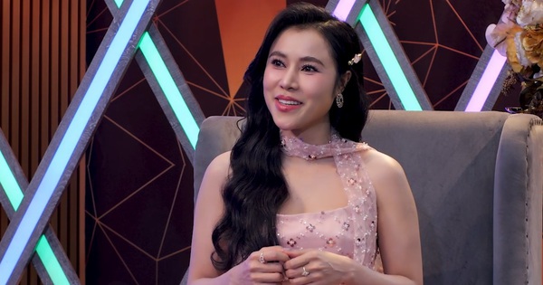 Ca sĩ Hồng Gấm tuổi 33: Kín tiếng nhưng vẫn cháy hết mình với bolero - hình ảnh - f8betvip.vip