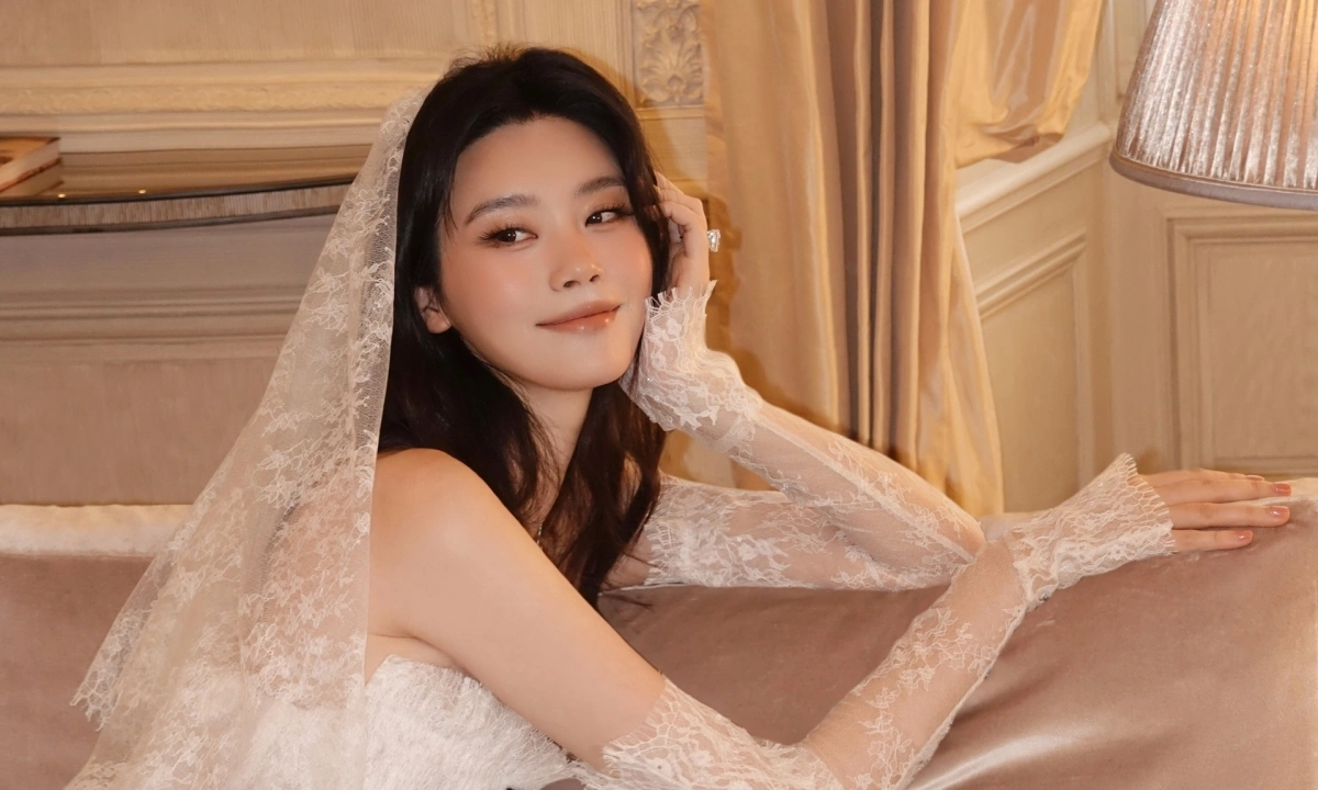 F8BET Việt Nam – Cập nhật tin giải trí nóng: Hề Mộng Dao lộng lẫy trong váy cưới nhà mốt Việt - hình ảnh - f8betvip.vip