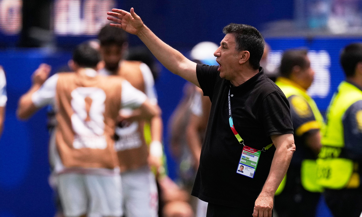 HLV Ghalenoei: ‘Iran bất bại là kỳ tích World Cup’ - hình ảnh - f8betvip.vip