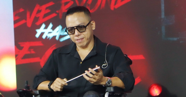 Hoàng Touliver ngồi xe lăn xuất hiện tại fan meeting, F8BET casino đồng hành cùng cộng đồng giải trí - hình ảnh - f8betvip.vip Hoàng Touliver ngồi xe lăn xuất hiện tại fan meeting, F8BET casino đồng hành cùng cộng đồng giải trí - hình ảnh - f8betvip.vip