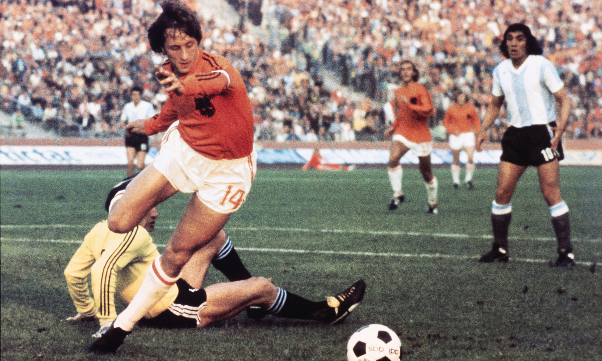 F8BET cược thể thao: Soi chiếu chiến thuật làm nên lịch sử World Cup - hình ảnh - f8betvip.vip F8BET cược thể thao: Soi chiếu chiến thuật làm nên lịch sử World Cup - hình ảnh - f8betvip.vip