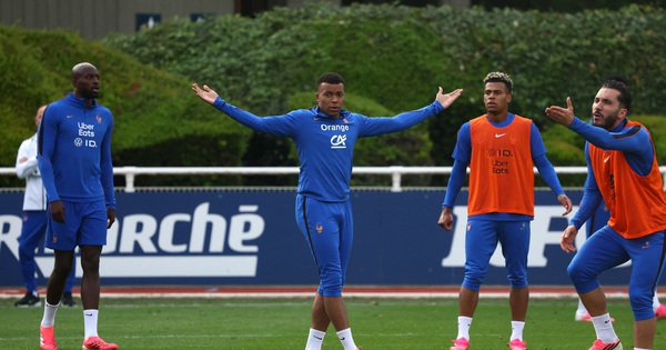 ‘Biến căng’ bao trùm đội tuyển Pháp, Mbappe bất mãn rời sân tập - hình ảnh - f8betvip.vip