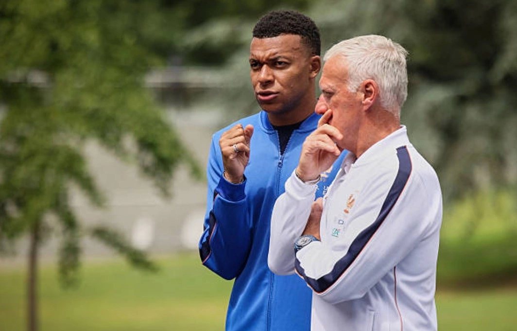 Deschamps: ‘Nhiều HLV cũng ngốc như tôi khi xếp Mbappe đá trung phong’ - hình ảnh - f8betvip.vip Deschamps: ‘Nhiều HLV cũng ngốc như tôi khi xếp Mbappe đá trung phong’ - hình ảnh - f8betvip.vip