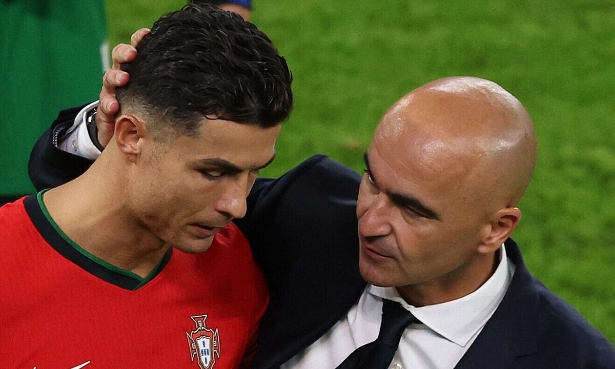 Shearer: ‘HLV Bồ Đào Nha không dám thay Ronaldo’ - hình ảnh - f8betvip.vip Shearer: ‘HLV Bồ Đào Nha không dám thay Ronaldo’ - hình ảnh - f8betvip.vip