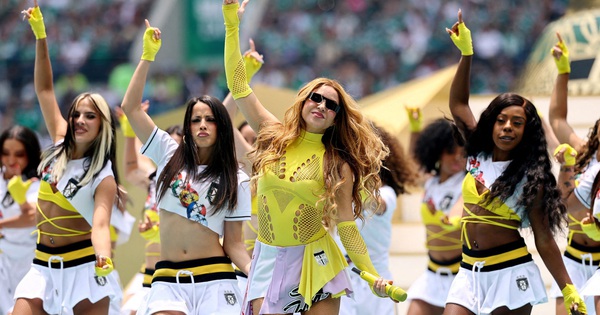 Shakira nhảy múa ăn mừng khi Colombia có vé đi tiếp, vì sao Ronaldo phải lo? - hình ảnh - f8betvip.vip