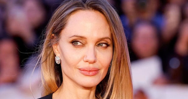 F8BET Việt Nam và câu chuyện tài chính căng thẳng giữa Angelina Jolie – Brad Pitt - hình ảnh - f8betvip.vip